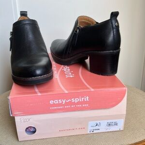Easy Spirit Women's Black Leather Shoes